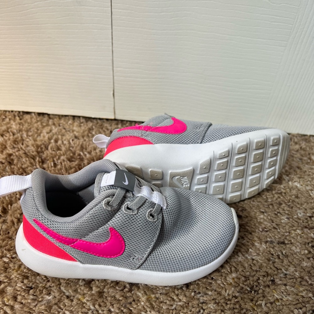 Toddler girl Nike shoes